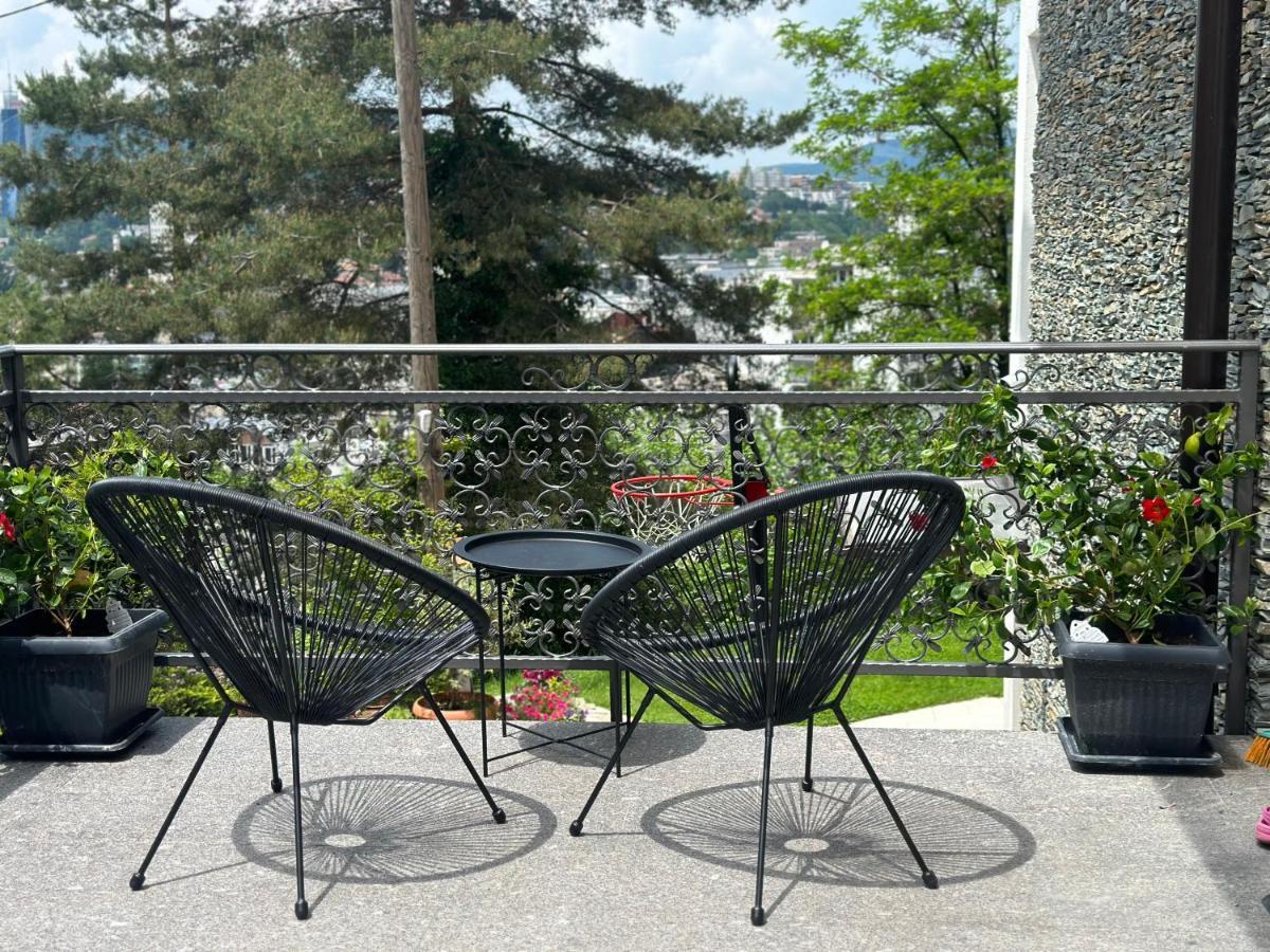 33 * Sarajevo